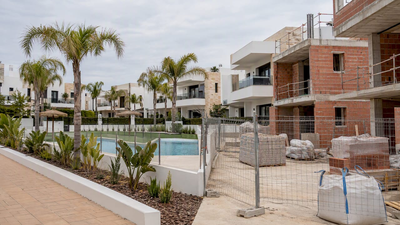 Completed and unfinished Costa Blanca homes